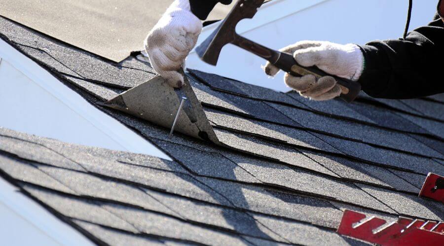Professional gutter cleaning in De Mossville, KY